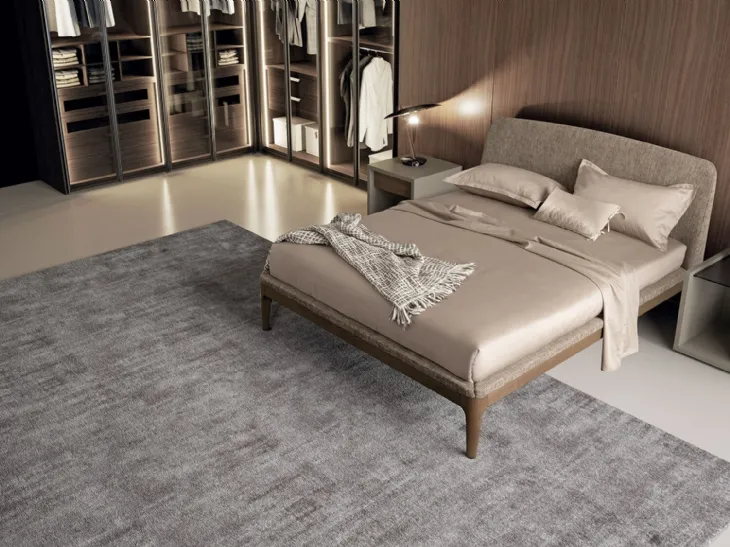 Letto in tessuto con struttura in legno semplice ed essenziale con testiera lievemente arcuata Elegance di Dall'Agnese